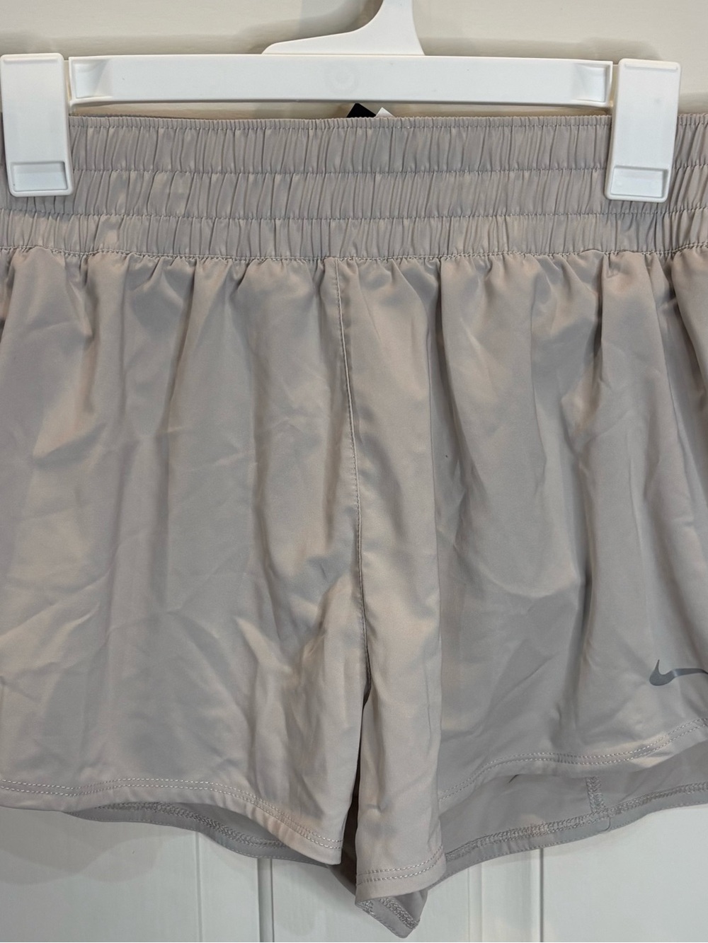 Nike Dri-FIT Running Shorts Women’s Sz L in light gray